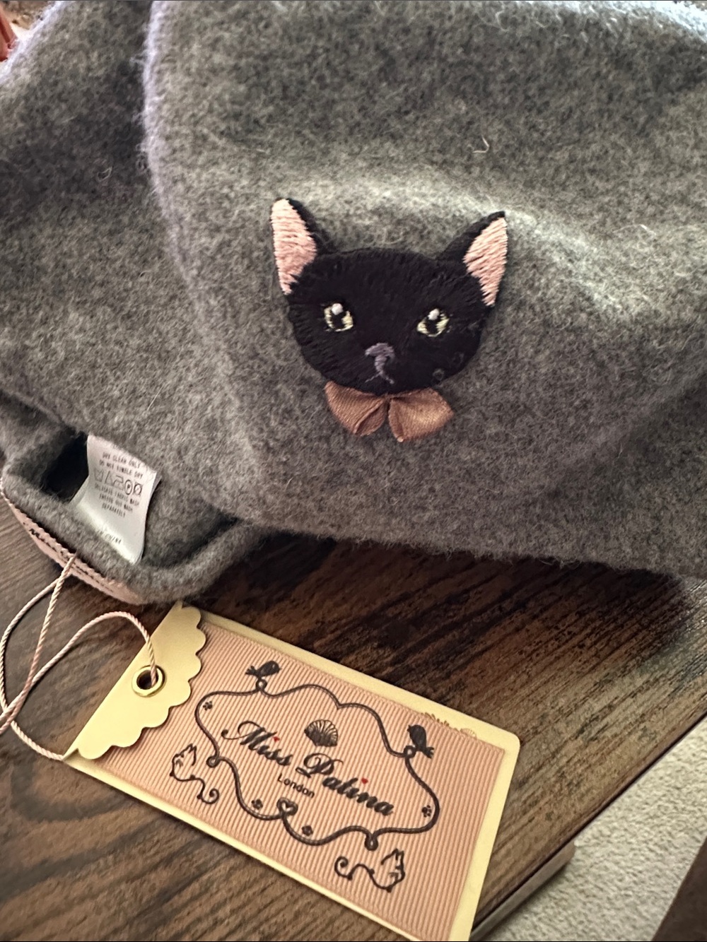 Miss Partina London Gray Wool Beret with Black Cat Patch New with tag